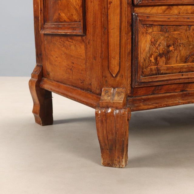 Antique Baroque Chest of 4 Drawers in Walnut, 18th Century For Sale - Image 9 of 13