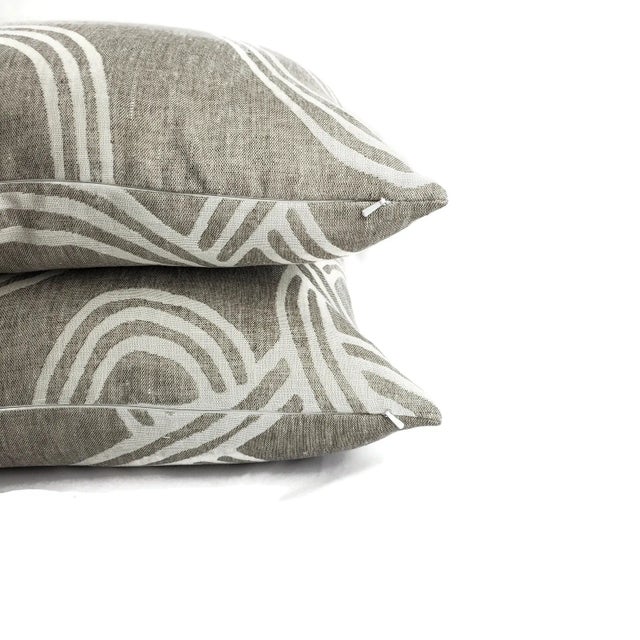 Gray and White Swirl Stroke Woven Pillow Cover For Sale - Image 4 of 7