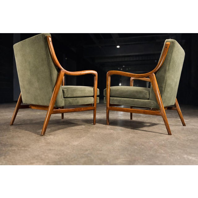 1950s Pair of Sculptural Armchairs by Giuseppe Scapinelli in Caviúna Wood & Mohair, Brazil, 1950s For Sale - Image 5 of 15
