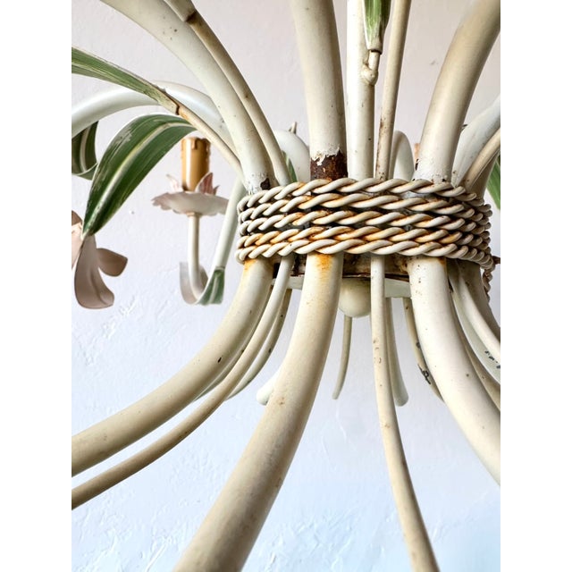 French Pink Lily Floral Tole 8-Light Chandelier attributed to Maison Chaumette, 1960s For Sale - Image 16 of 18