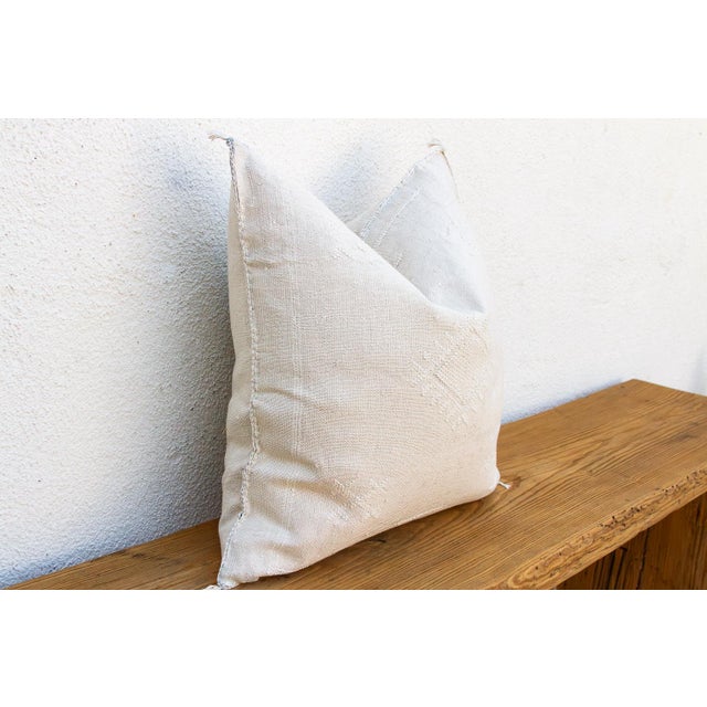 24"Sahara Trail Moroccan Silk Pillow For Sale In Los Angeles - Image 6 of 7