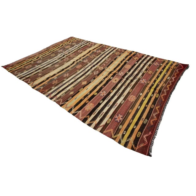 Vintage Embroidered Turkish Kilim Rug- 6′8″ × 10′ For Sale - Image 4 of 7