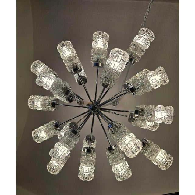 Mid-Century Modern Chrome-Plated Metal and Faceted Glass 22-Light Sputnik Chandelier in the style of Richard Essig, Germany, 1970s For Sale - Image 3 of 4
