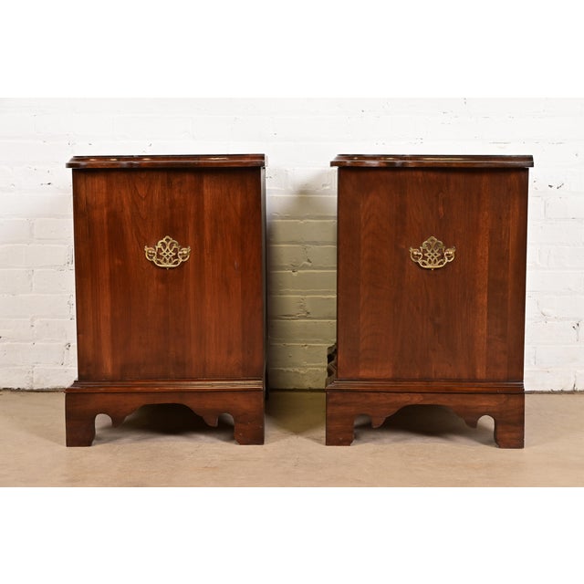 Harden Furniture Georgian Solid Cherry Wood Three-Drawer Bedside Chests, Pair For Sale - Image 13 of 15