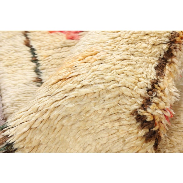 Vintage Azilal Moroccan Rug, 03'00 X 06'04 For Sale In Dallas - Image 6 of 10