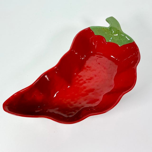 Mexican 1980s Vintage Boho Chic Southwestern Red Jalapeño Pepper Serving Bowl. For Sale - Image 3 of 11