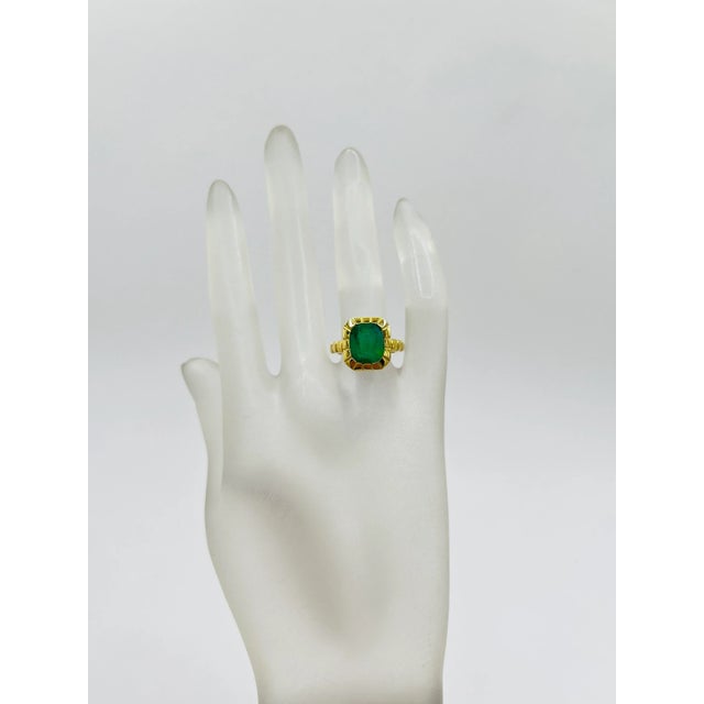 Modern 5 Carat Emerald Cushion Ring in 18k Yellow Gold, Size 6.5 For Sale - Image 3 of 8