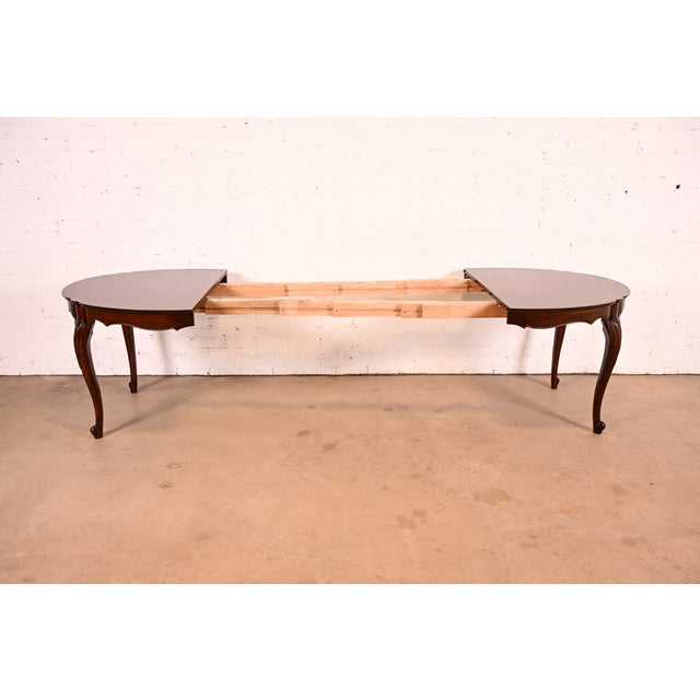 Late 20th Century Baker Furniture Style French Provincial Louis XV Carved Cherry Wood Extension Dining Table | Newly Refinished For Sale - Image 5 of 17