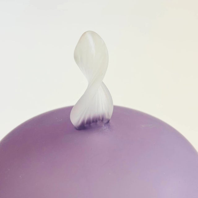 Art Deco Lavender Glass Box For Sale - Image 3 of 8