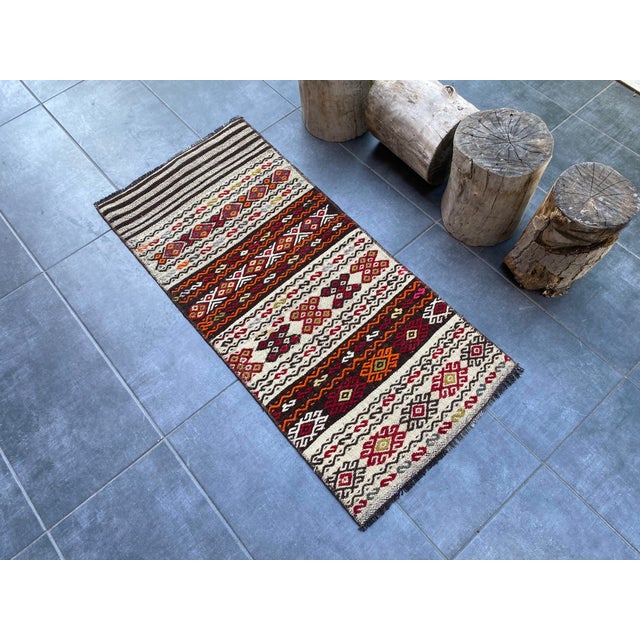 Oushak Vintage Area Kilim Rug For Sale - Image 6 of 10