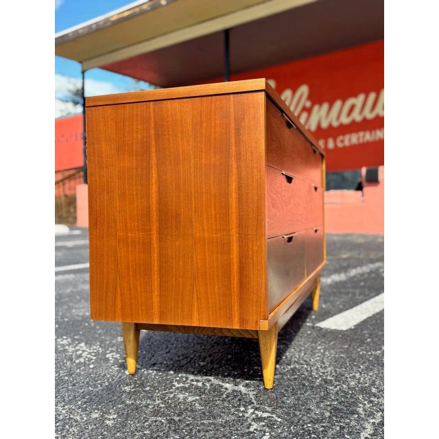 Fully-Refinished Mid Century Kent Coffey Tableau Sixer For Sale In Tampa - Image 6 of 9