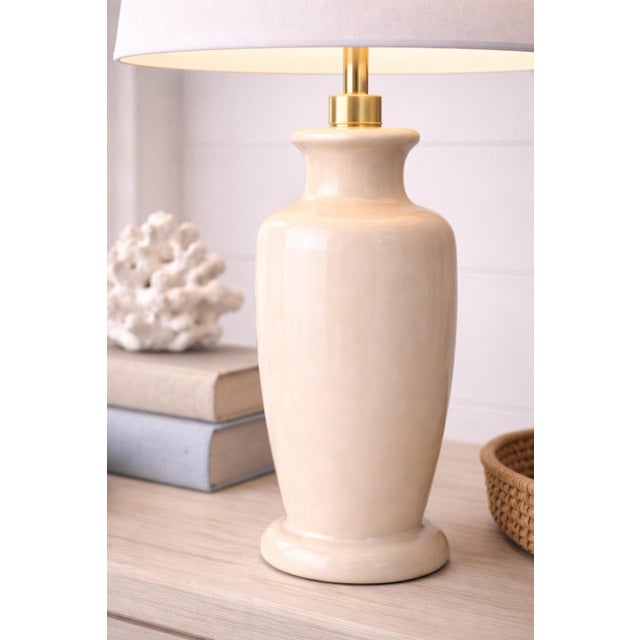 Late 20th Century Vintage Cream Glazed Ceramic Urn Table Lamp – Sculptural Neutral Form With Socket-Fit Drum Shade, Coastal Transitional Style, 28” H For Sale - Image 5 of 5