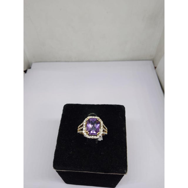 Modern Natural Amethyst 2.65cts & Diamond 0.55cts Ring in 14k Gold For Sale - Image 3 of 8