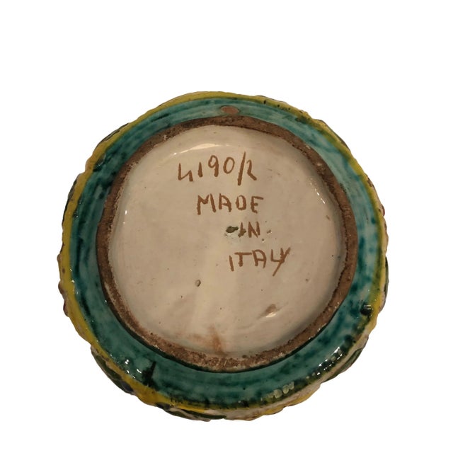 Italian Early 20th Century Italian Floral & Flower Motif Faience Box For Sale - Image 3 of 4