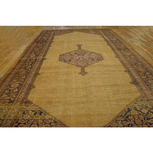 19th Century N.W. Persian Serab Carpet ( 10'6" x 17'6" - 320 x 533 )