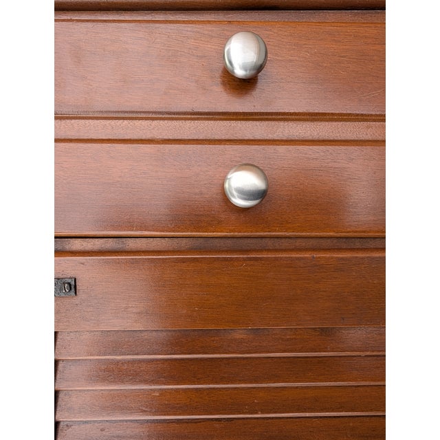 Wood Vintage Ethan Allen Baumritter Heirloom Nutmeg Maple Console Sideboard Credenza For Sale - Image 7 of 12