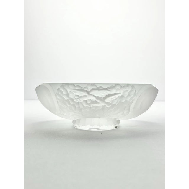 Lalique 1920s Lalique-Style Frosted Crystal Oval Dresser Vanity Trinket Box Cherubs Birds For Sale - Image 4 of 11