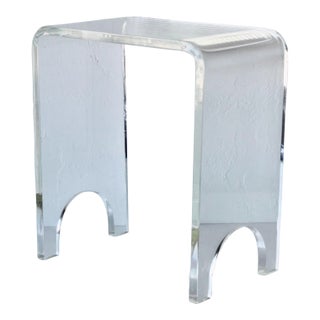 1980s Minimalist Waterfall Thick Lucite Vanity Bench Stool Side Table Leg Cutout Detail Vintage For Sale
