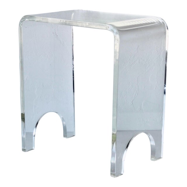 1980s Minimalist Waterfall Thick Lucite Vanity Bench Stool Side Table Leg Cutout Detail Vintage For Sale