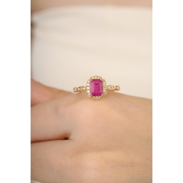 VRJewels 14k Solid Gold Natural Ruby Diamond Statement Ring Size 5 For Sale - Image 4 of 13