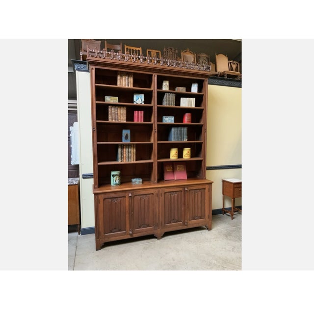 Antique Neo-Gothic Bookcase in Oak, 1880 For Sale - Image 3 of 13