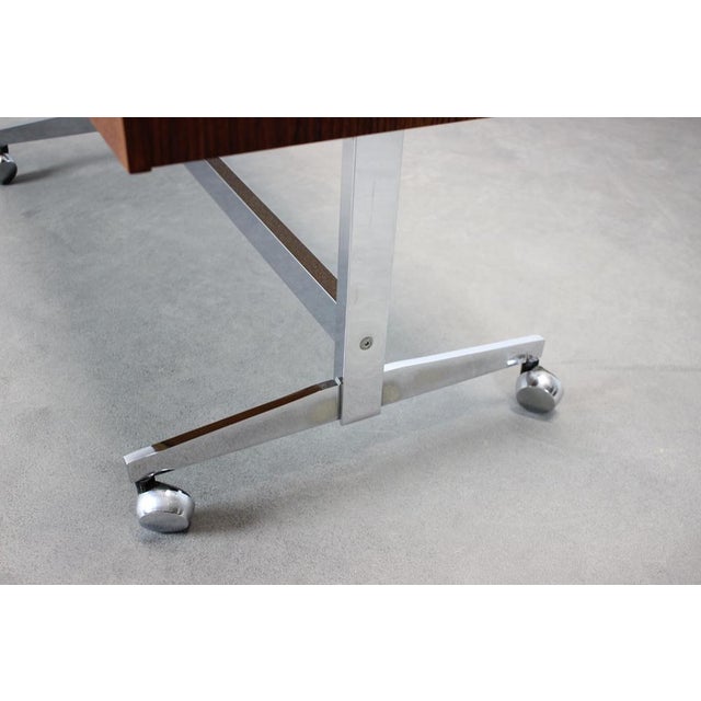 1970s Danish Teak Rolling Media Cabinet Console Table, 1970s For Sale - Image 5 of 10