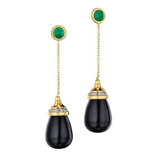 Syna Yellow Gold Black Onyx and Emerald Mogul Drop Chain Earrings, a Pair For Sale