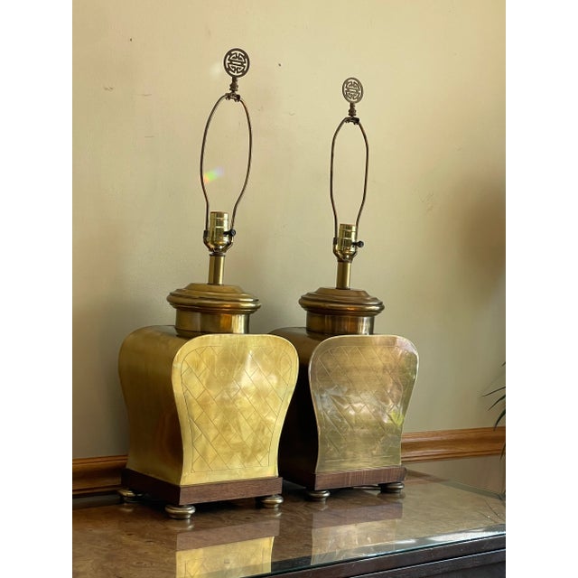 Mid-Century Modern Frederick Cooper Style 1950s Brass & Walnut Urn Lamp-A Pair For Sale - Image 3 of 4