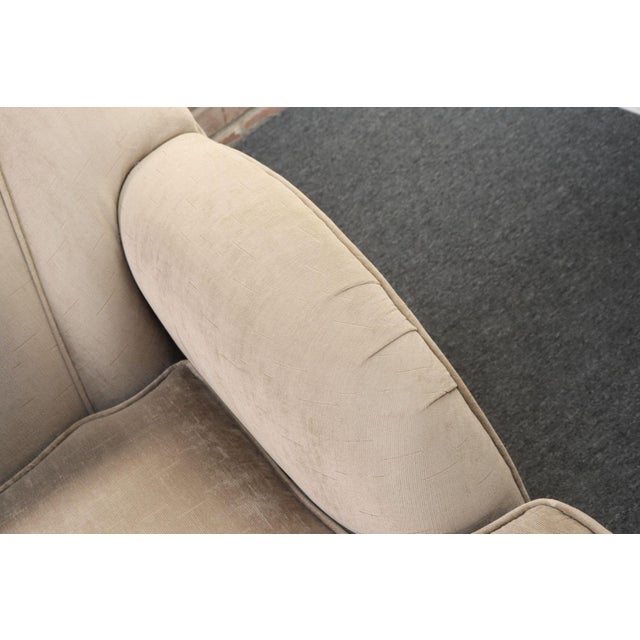 Vintage Art Deco-Style Chaise Lounge in Taupe Chenille With Ebonized Plinth Feet For Sale - Image 15 of 18
