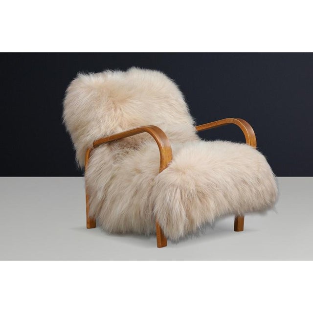 An original 1940s bentwood lounge chair by Czech modernist designers Karel Kozelka and Antonín Kropáček, representing a...