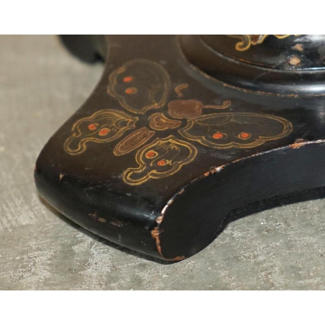 Chinese Chinoiserie Lacquered & Hand Painted Side Table For Sale - Image 11 of 18