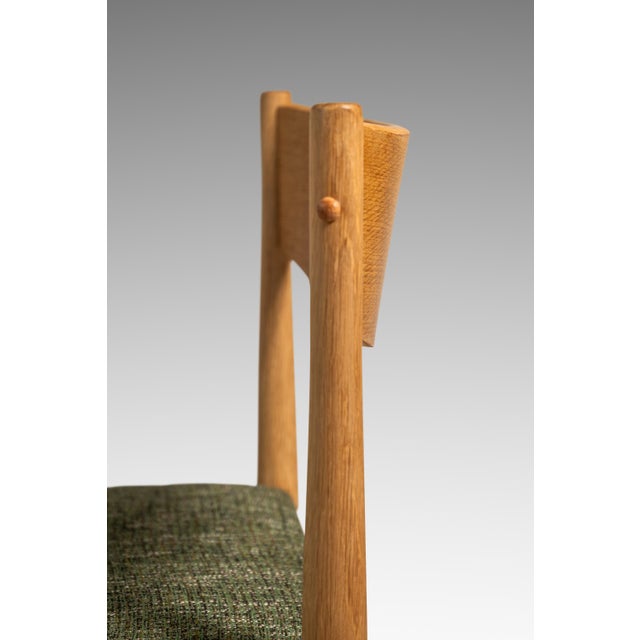 Restored Mid-Century Danish Modern Side / Dining Chair in Oak & Green Tweed Attributed to Poul Volther for Frem Røjle, Denmark, C. 1970s For Sale - Image 15 of 18