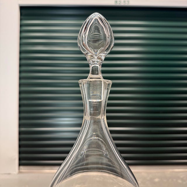 Steuben 1960s Signed Steuben Martini Pitcher and Teardrop Decanter, a Set For Sale - Image 4 of 12