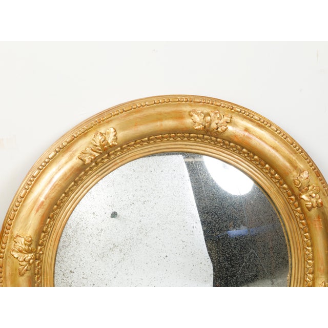 Pair of English Giltwood 1940s Round Convex Mirrors with Carved Oak Leaves For Sale - Image 10 of 11