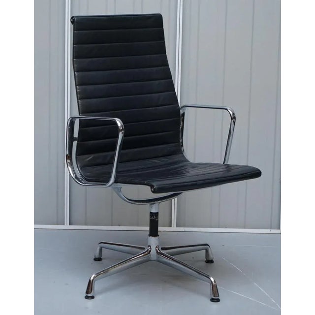 We are delighted to offer for sale 1 of 10 original vintage Charles & Rays Eames, Vitra, Herman Miller high back black...