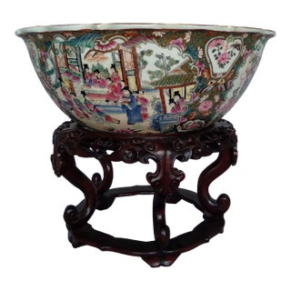 Early 20th Century Chinese Export Famille Rose Porcelain Mandarin Punch Bowl With Stand For Sale