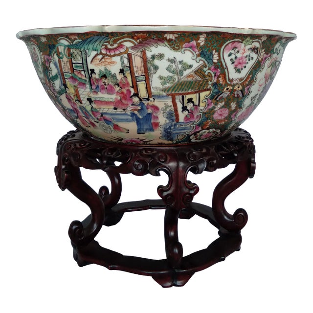 Early 20th Century Chinese Export Famille Rose Porcelain Mandarin Punch Bowl With Stand For Sale
