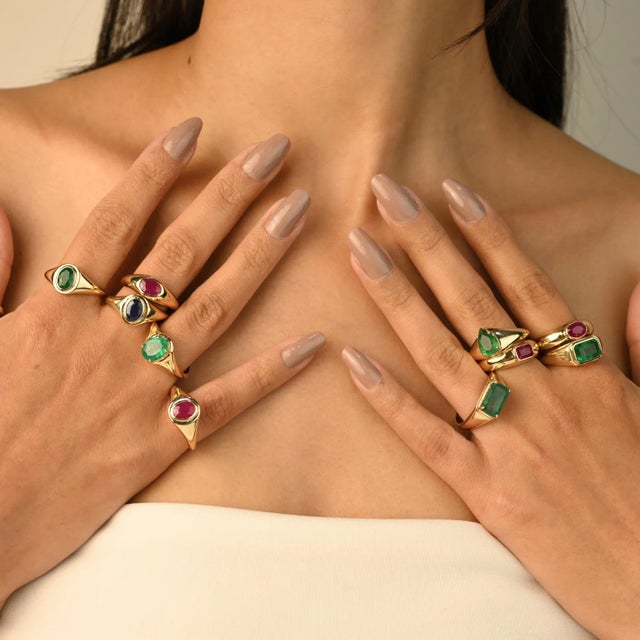 Contemporary Vintage Style Oval Emerald Chunky Statement Ring Size 6.5 For Sale - Image 3 of 14