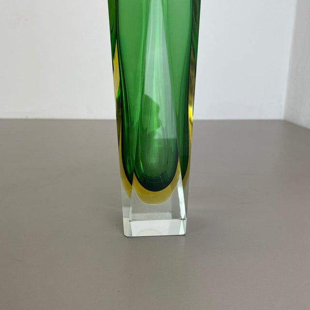 Large Green Murano Glass Submersed Vase attributed to Flavio Poli, Italy, 1970s For Sale - Image 11 of 18