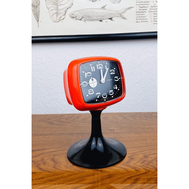 Plastic Space Age German Table Clock from Kaiser, 1960s For Sale - Image 7 of 8
