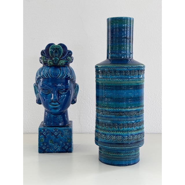Mid-Century Modern Rimini Blue Vase by Aldo Londi for Bitossi, 1960s For Sale - Image 3 of 10