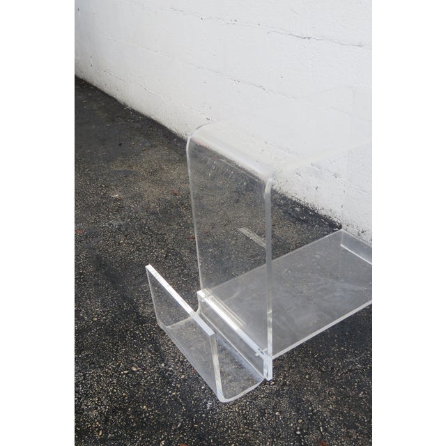 Mid Century Modern Lucite Acrylic Side Table With Newspaper Magazine Holder For Sale - Image 10 of 12
