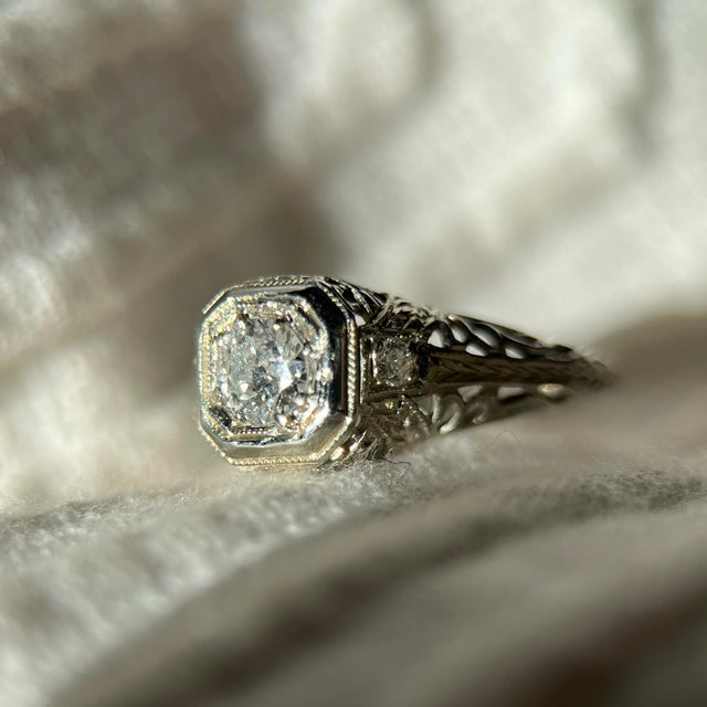 Art Deco Art Deco Diamond Filigree Engagement Ring in 18k White Gold, Old European Cut 0.25 Ct, C. 1920s, Size 5 For Sale - Image 3 of 12