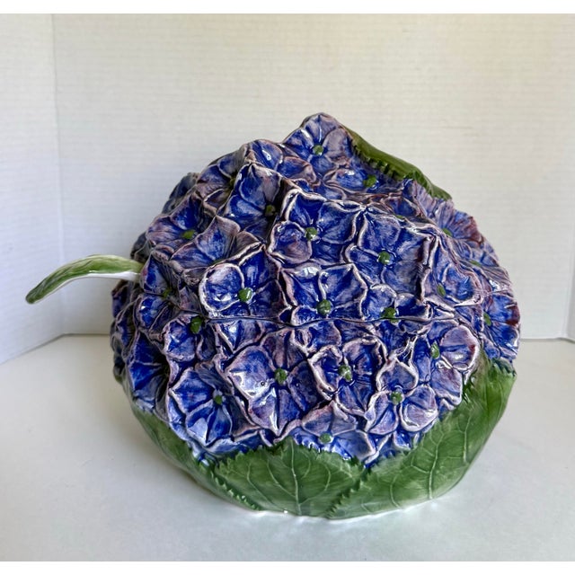 1970s Italian Sculptural Hydrangea Ceramic Tureen With Leaf Ladle For Sale In Los Angeles - Image 6 of 12