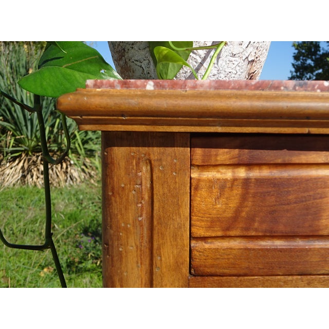 Louis XVI Bedside Table in Walnut and Marble For Sale - Image 4 of 18