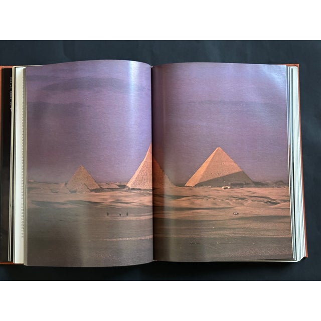 Burnt Orange Egypt Photography Book in French For Sale - Image 8 of 18