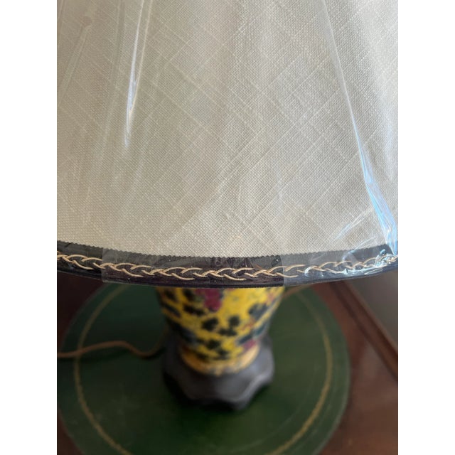 Yellow 80's Yellow Chinoiserie Table Lamp-Single For Sale - Image 8 of 10
