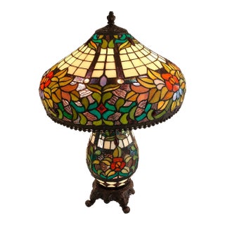 Vintage Tiffany-Style Floral Stained-Glass Table Lamp With Illuminated Base For Sale