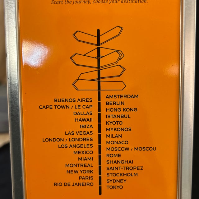 Metal Veuve Clicquot Ponsardin Arrow Collection Slide - Open Carry Case/ Holder For Sale - Image 10 of 11