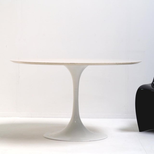 DF2000 Series Pedestal Dining Table by Raymond Loewy for Doubinski Frères, 1960s For Sale - Image 6 of 13
